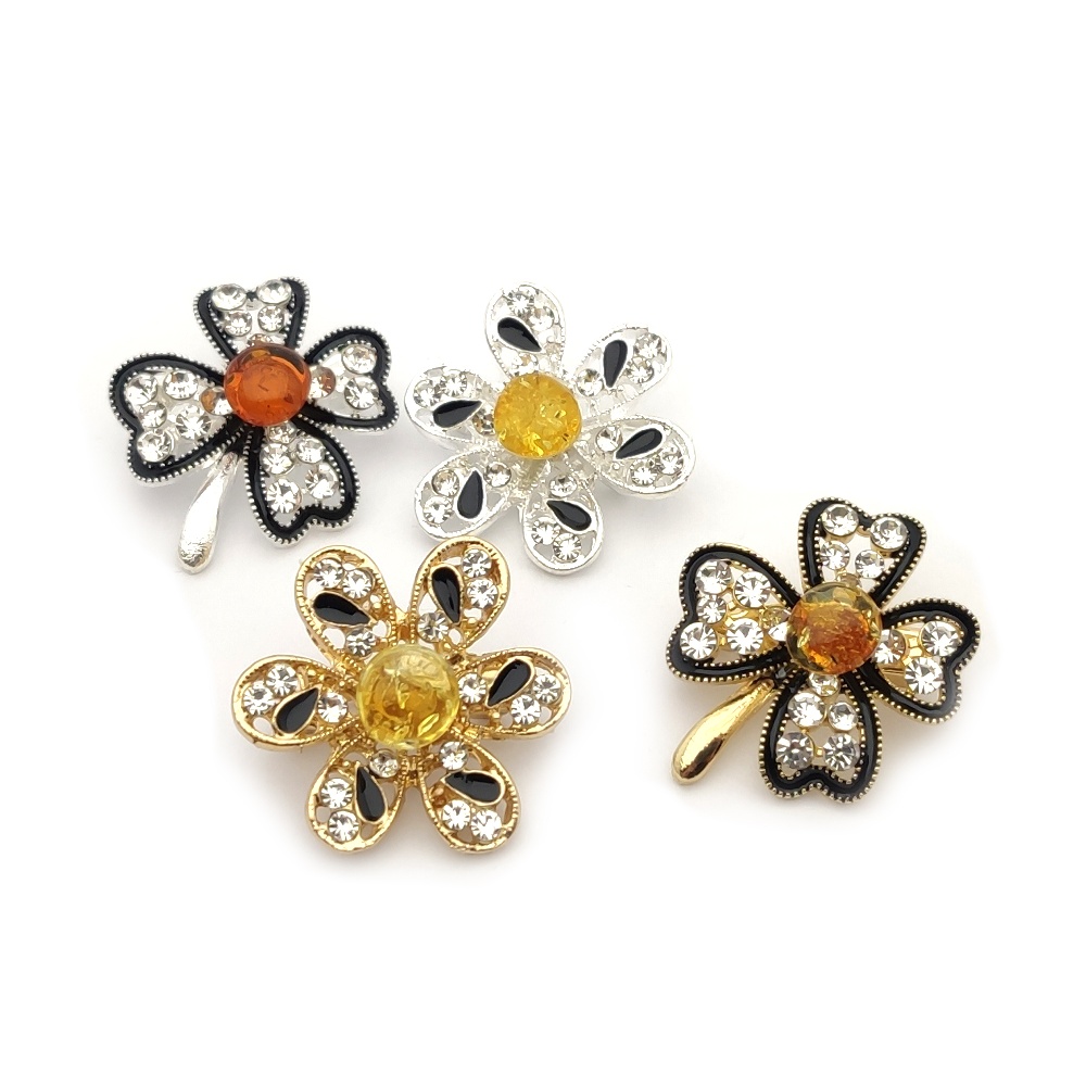 Брошь "Цветок М" янтарь